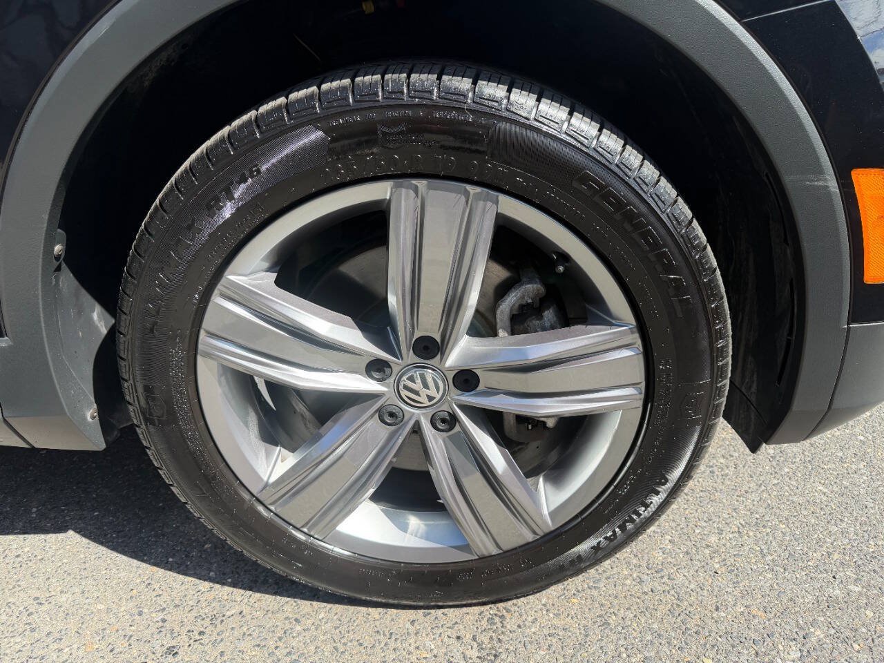 Used 2021 Volkswagen Tiguan SEL AWD/4WD image 15