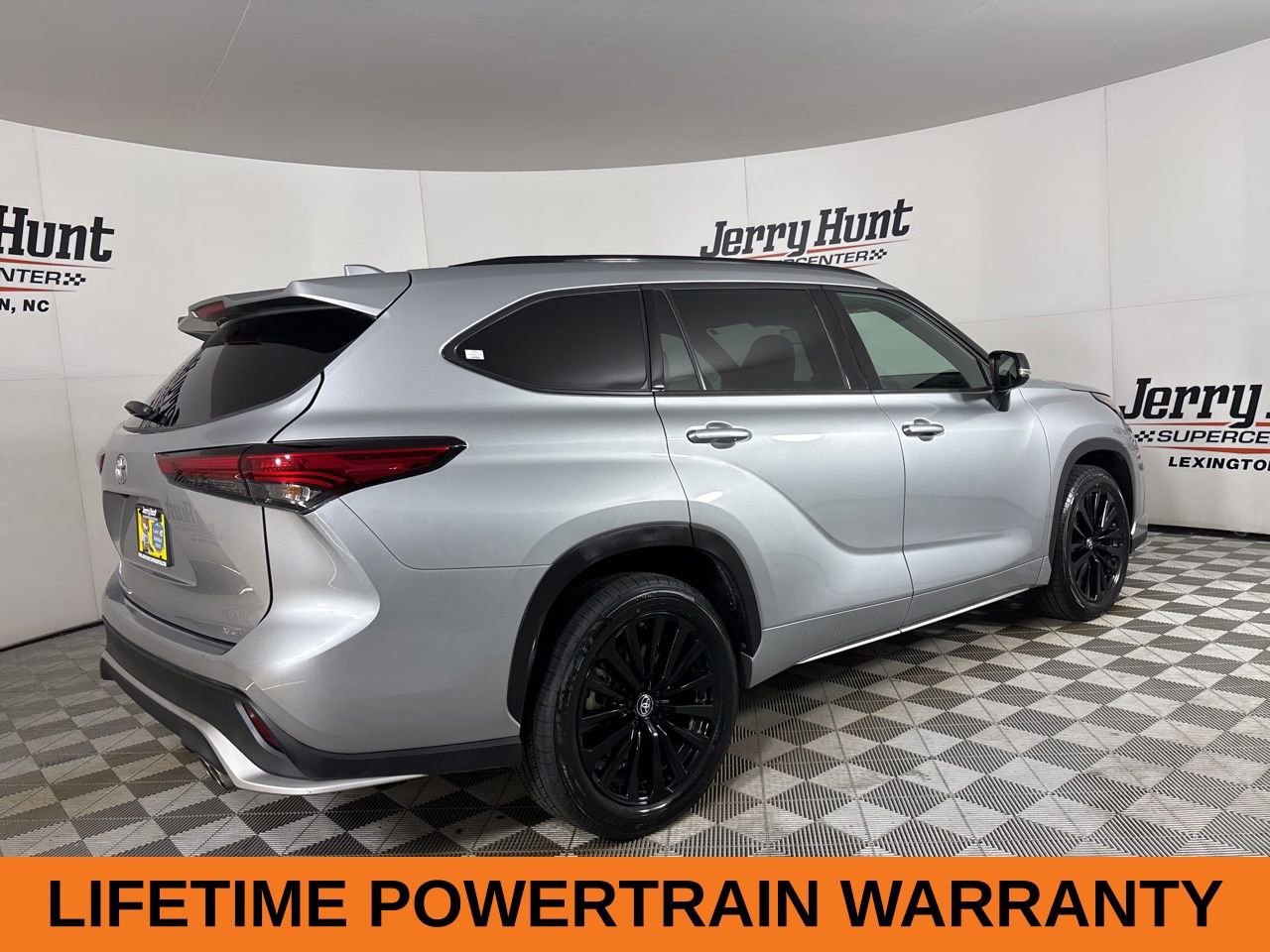 Used 2023 Toyota Highlander XSE image 5