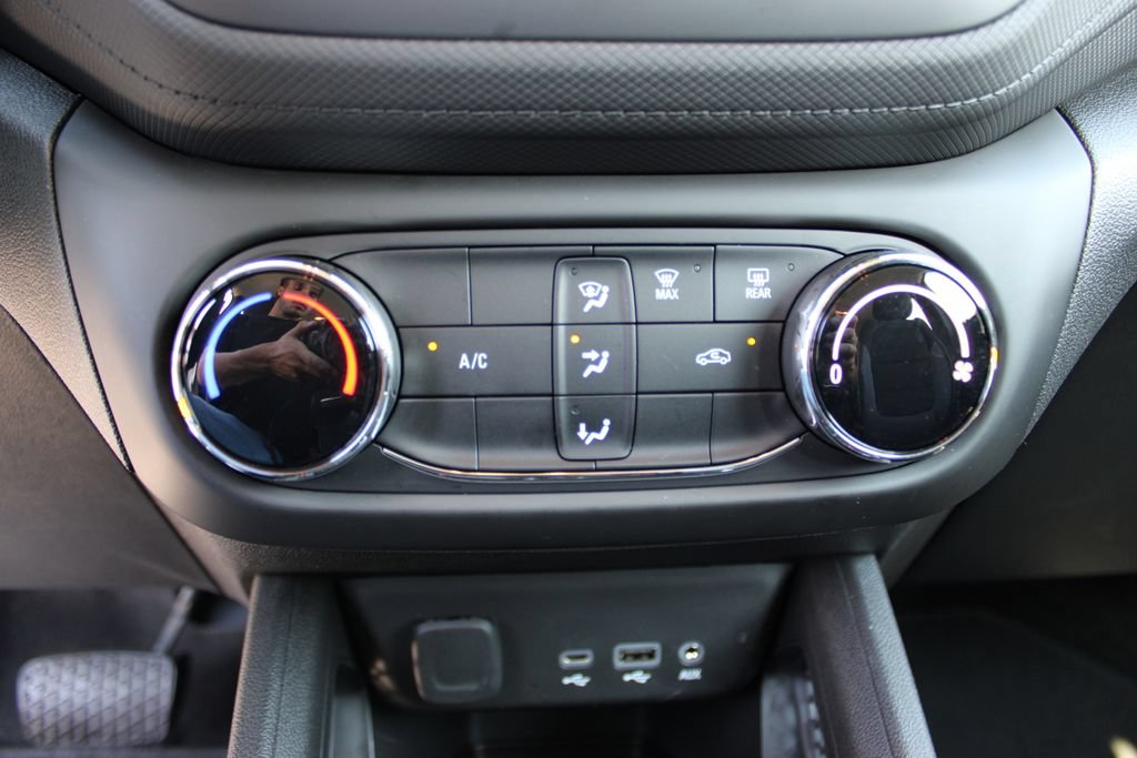 Used 2023 Chevrolet TrailBlazer LS FWD image 18