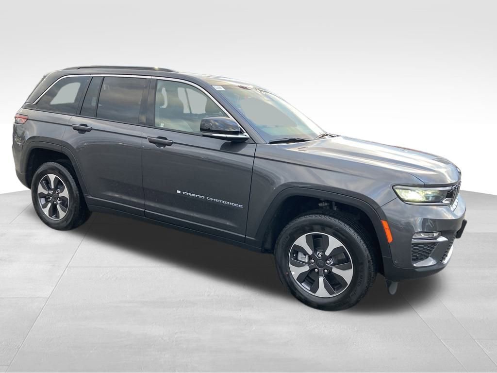 New 2024 Jeep Grand Cherokee Limited 4xe w/ Luxury Tech Group II image 8