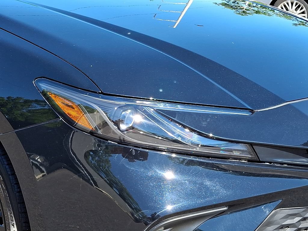 Used 2026 Toyota Camry Hybrid FWD image 9