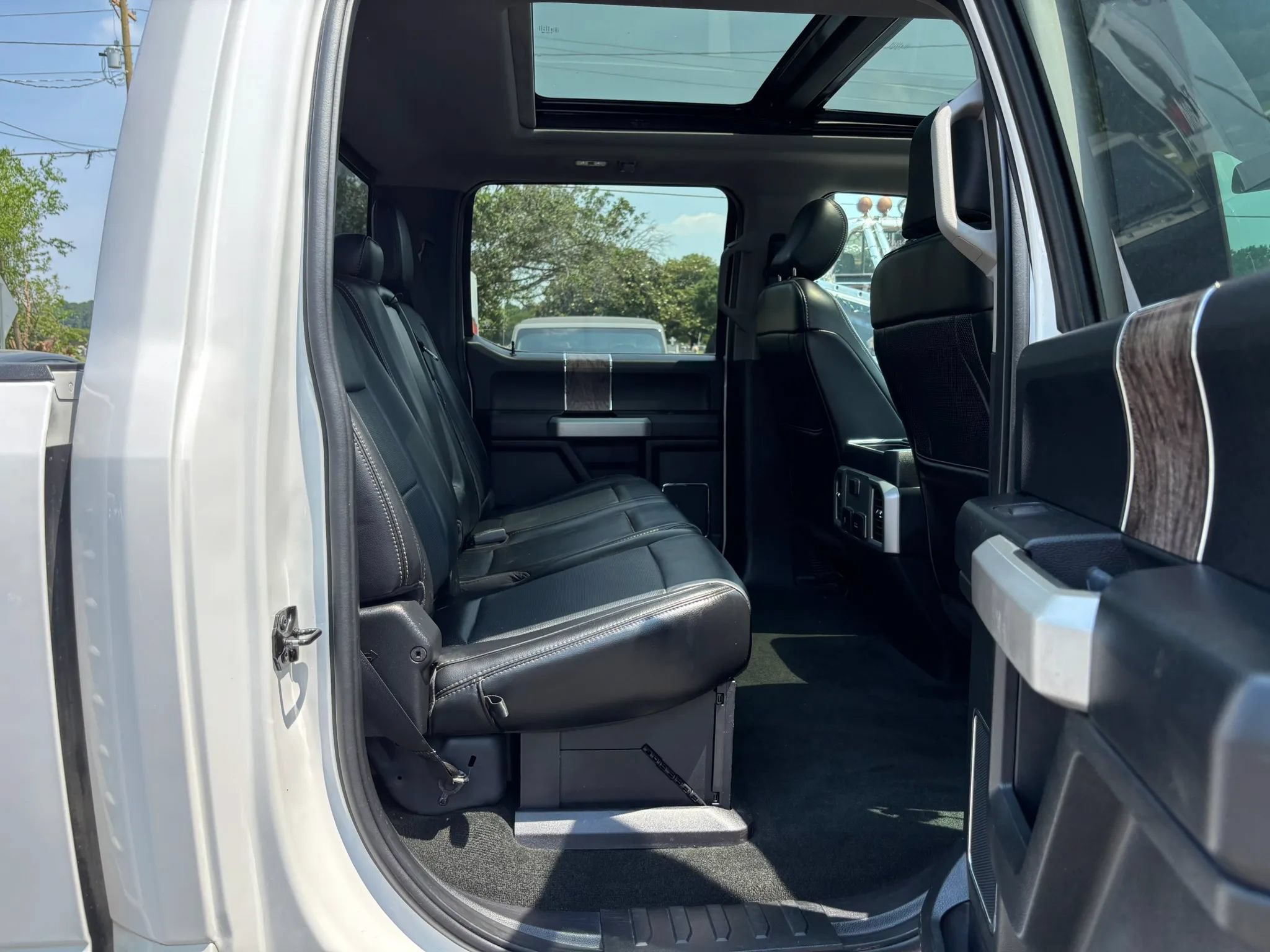 Used 2019 Ford F250 Lariat w/ Lariat Ultimate Package AWD/4WD image 30