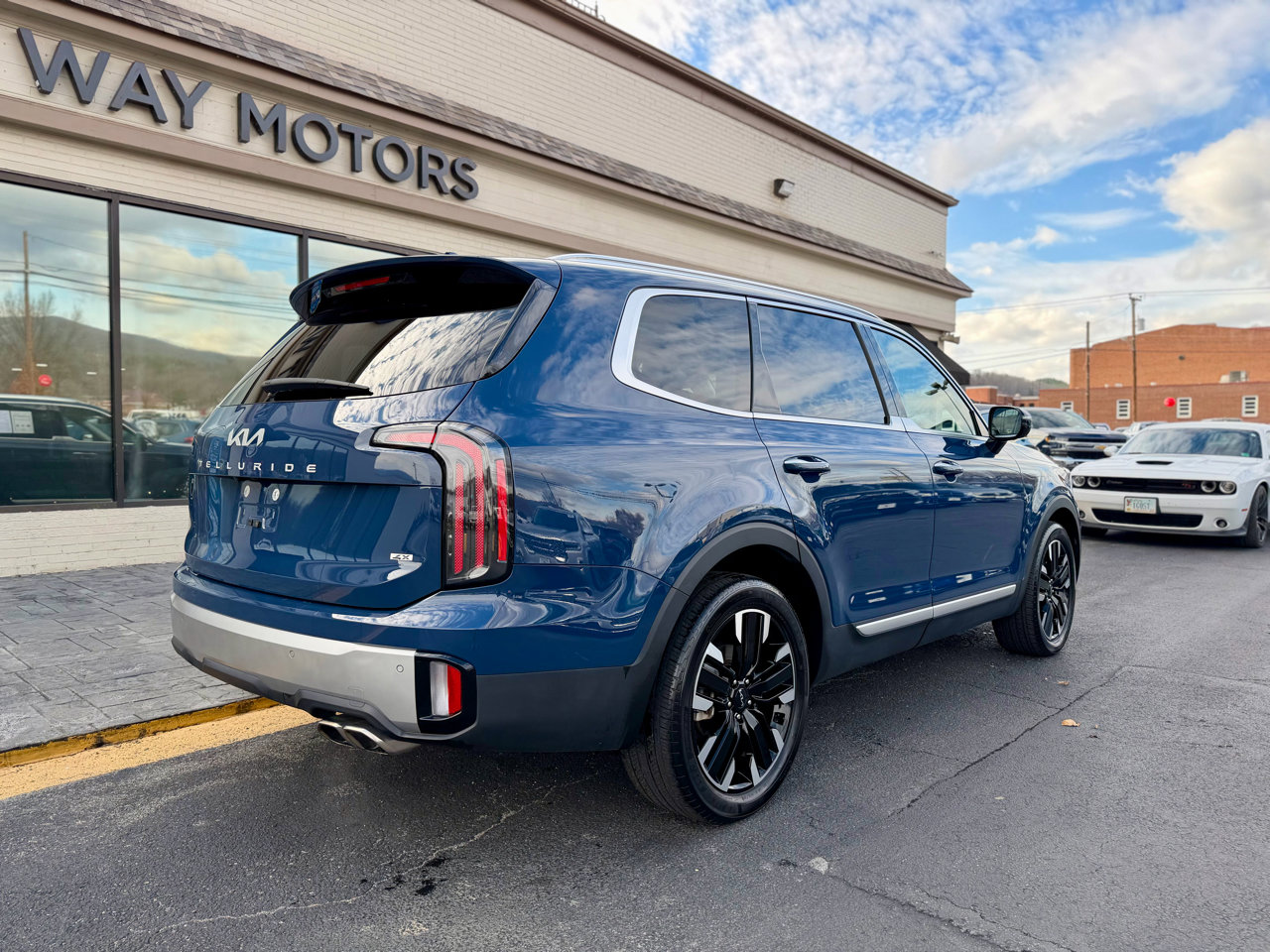 Used 2023 Kia Telluride SX Prestige image 3