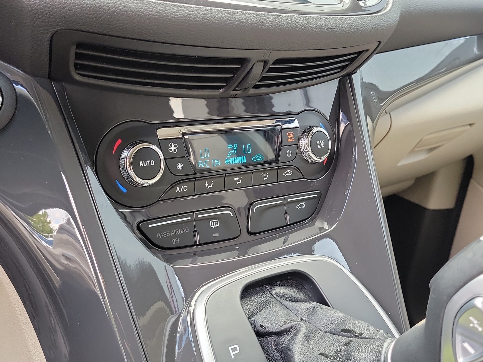 Used 2014 Ford Escape Titanium FWD image 26