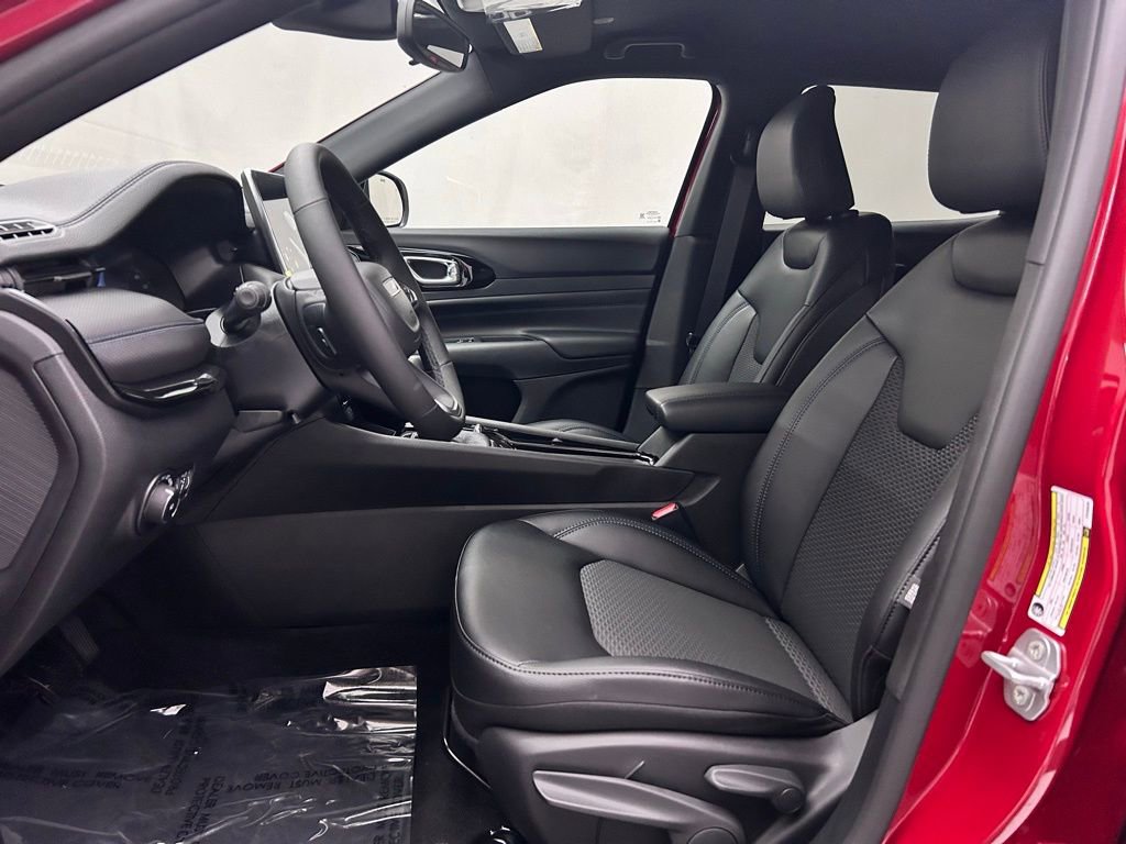 New 2026 Jeep Compass Latitude image 12