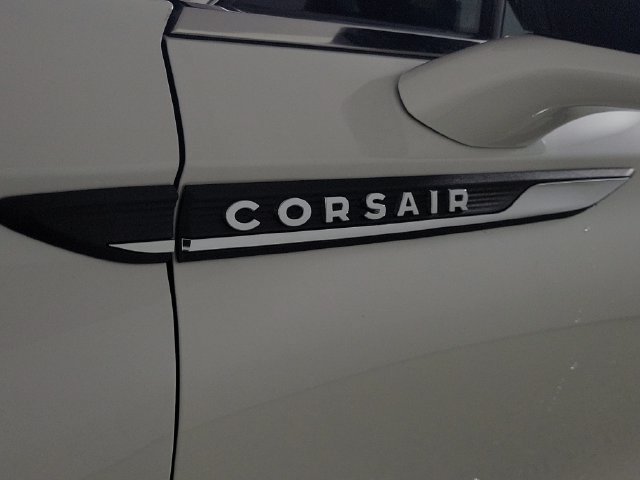 Used 2025 Lincoln Corsair Reserve FWD image 6