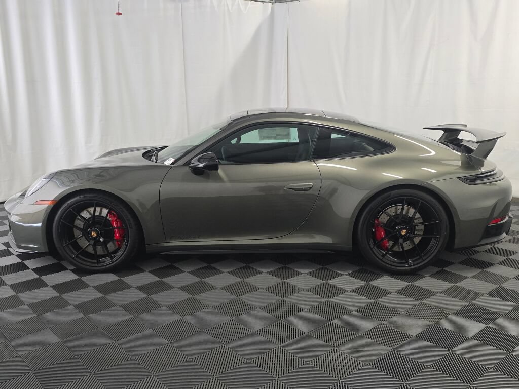 New 2026 Porsche 911 Carrera GTS RWD image 2