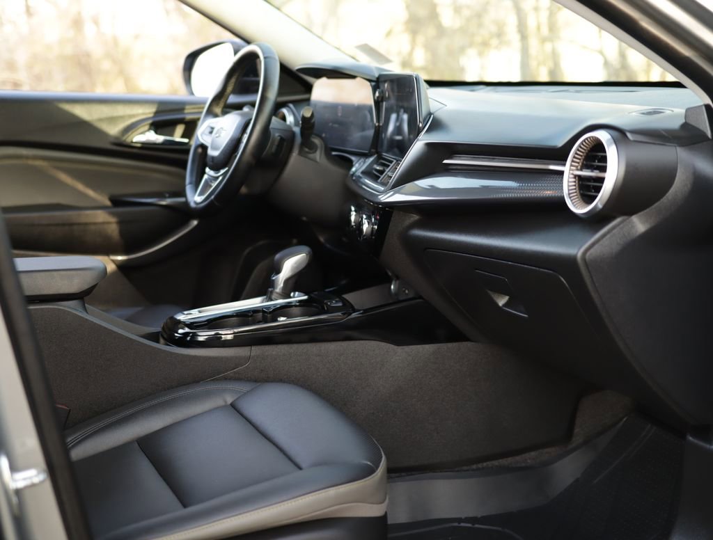 Used 2024 Chevrolet Trax ACTIV w/ Sunroof Package image 31