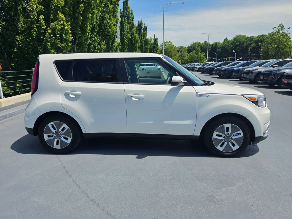 Used 2018 Kia Soul EV + w/ Sun & Fun Package FWD image 3