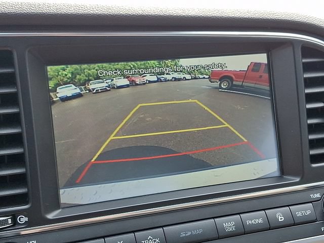Used 2017 Hyundai Elantra Limited w/ Limited Tech Package 04 FWD image 19