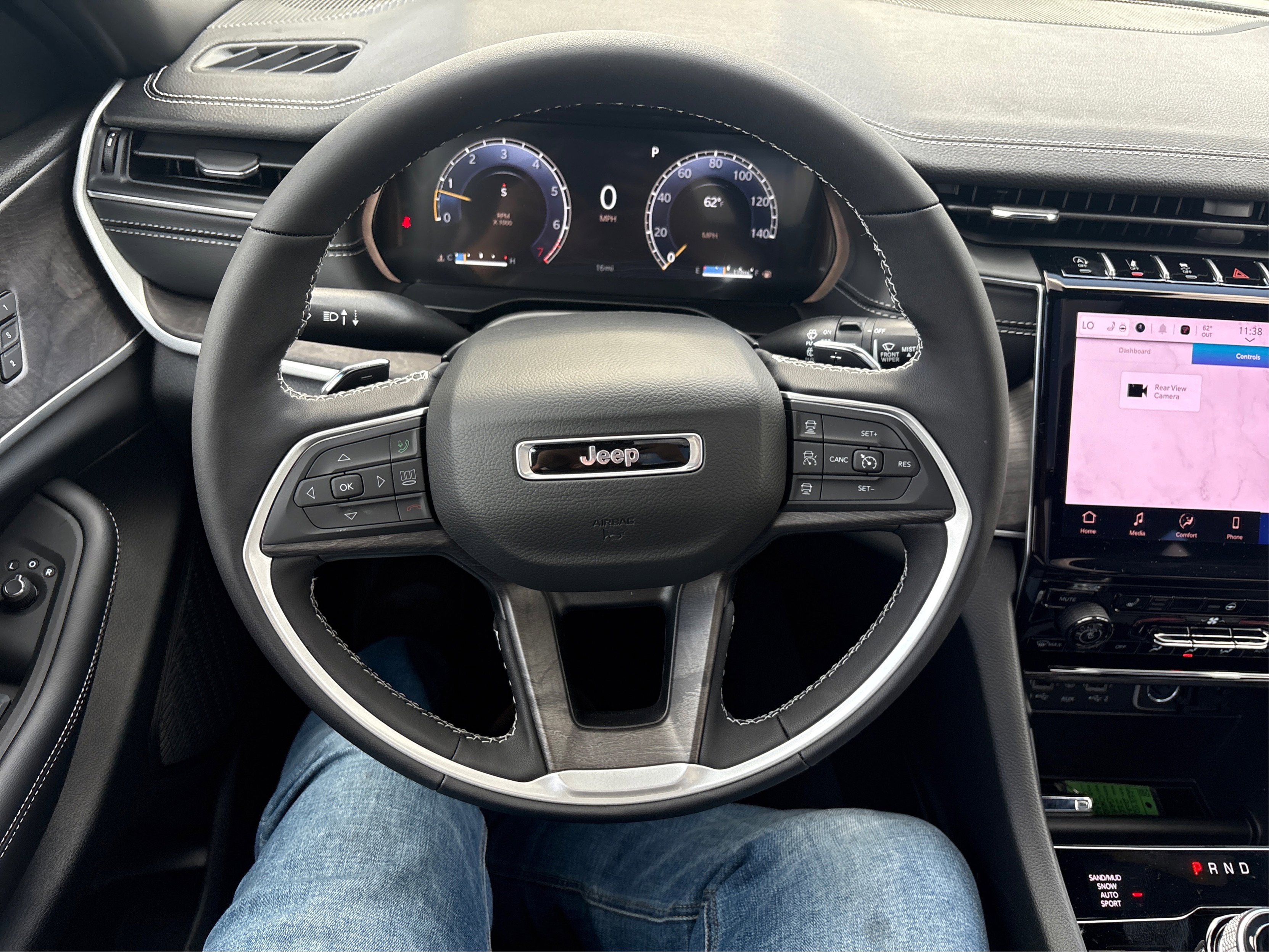 New 2025 Jeep Grand Cherokee Limited w/ Trailer Tow Package image 14