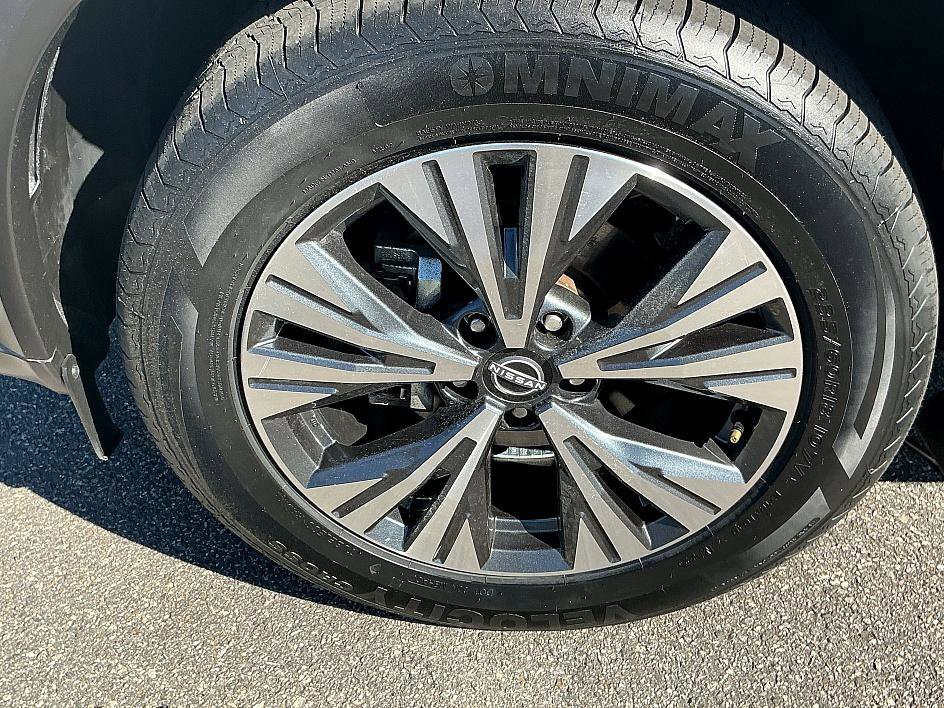 Certified 2023 Nissan Rogue SV image 9