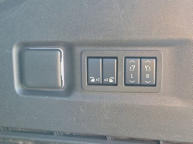 Certified 2025 GMC Yukon XL Denali image 10