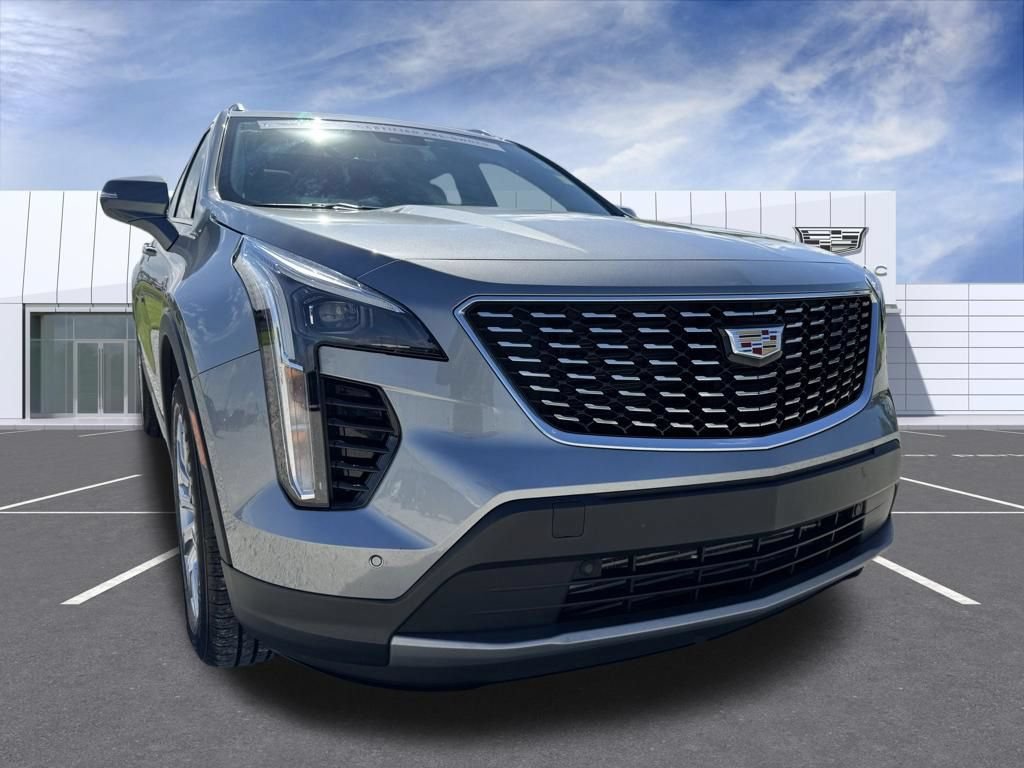 Certified 2023 Cadillac XT4 Premium Luxury w/ Cold Weather Package AWD/4WD image 8
