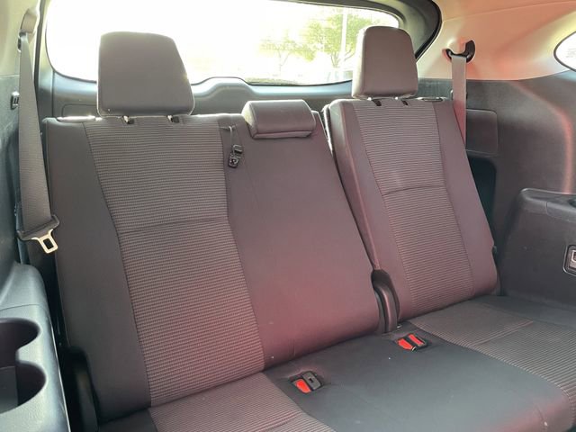 Used 2024 Toyota Highlander LE image 28