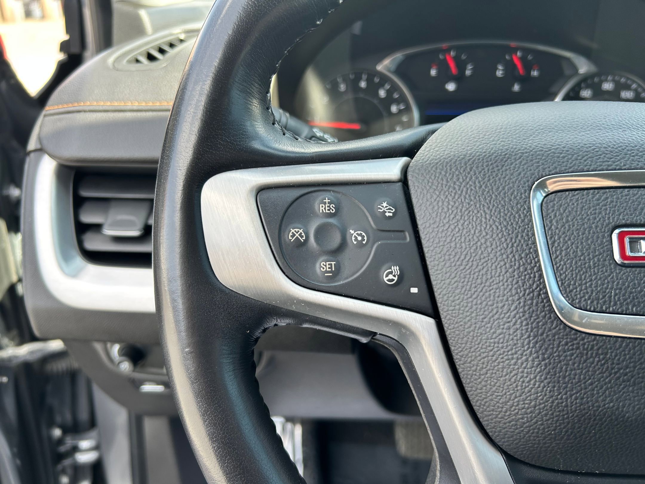 Used 2020 GMC Terrain SLT w/ Preferred Package image 14