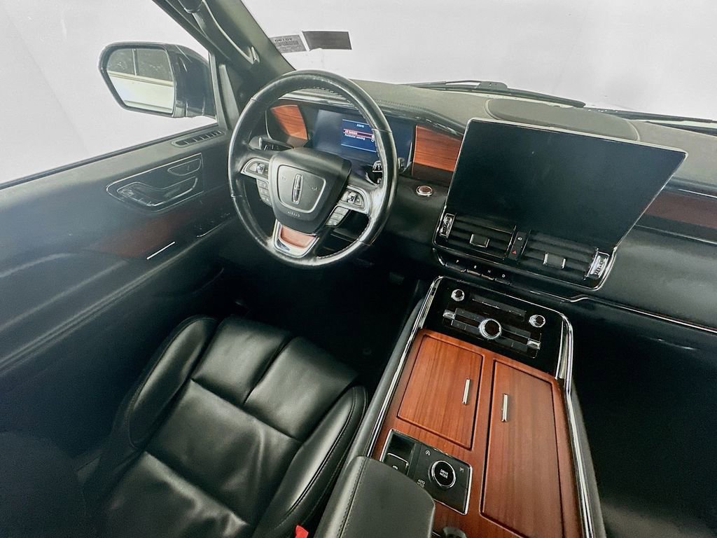 Used 2022 Lincoln Navigator L Standard image 9