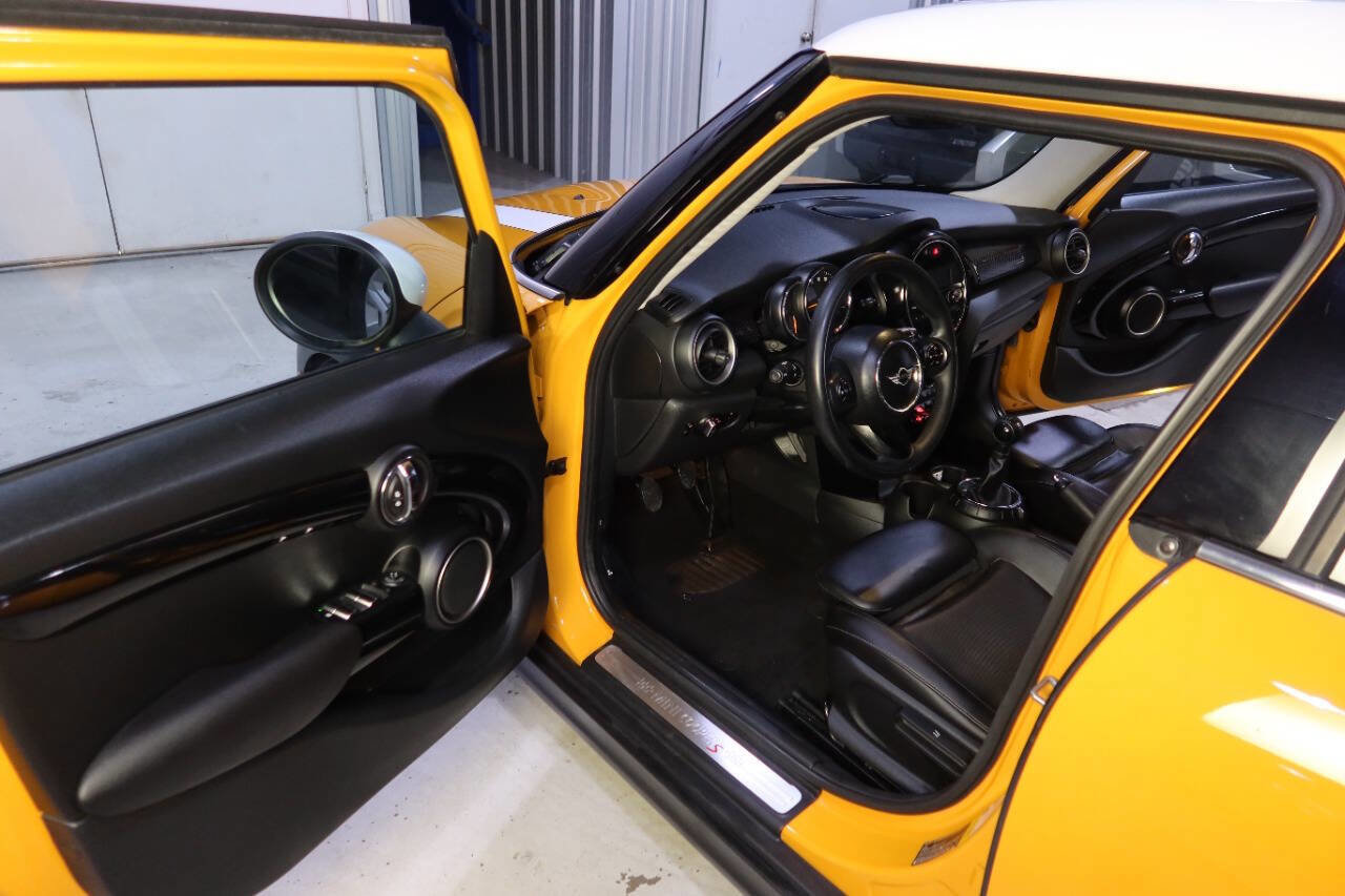 Used 2015 MINI Cooper S image 18