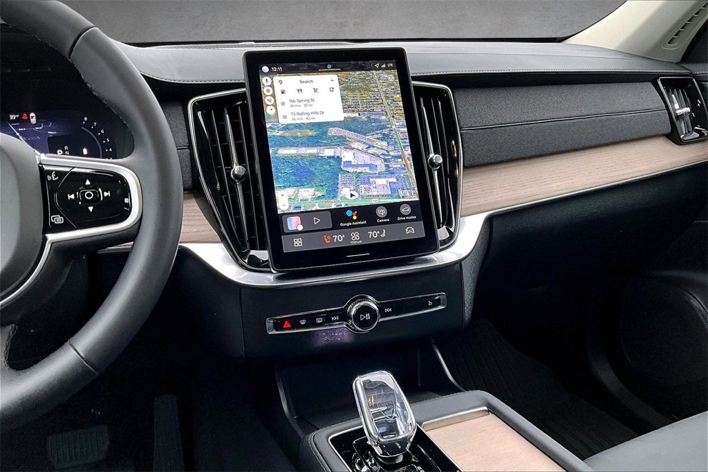 Used 2026 Volvo XC90 B5 Plus w/ Protection Package image 9