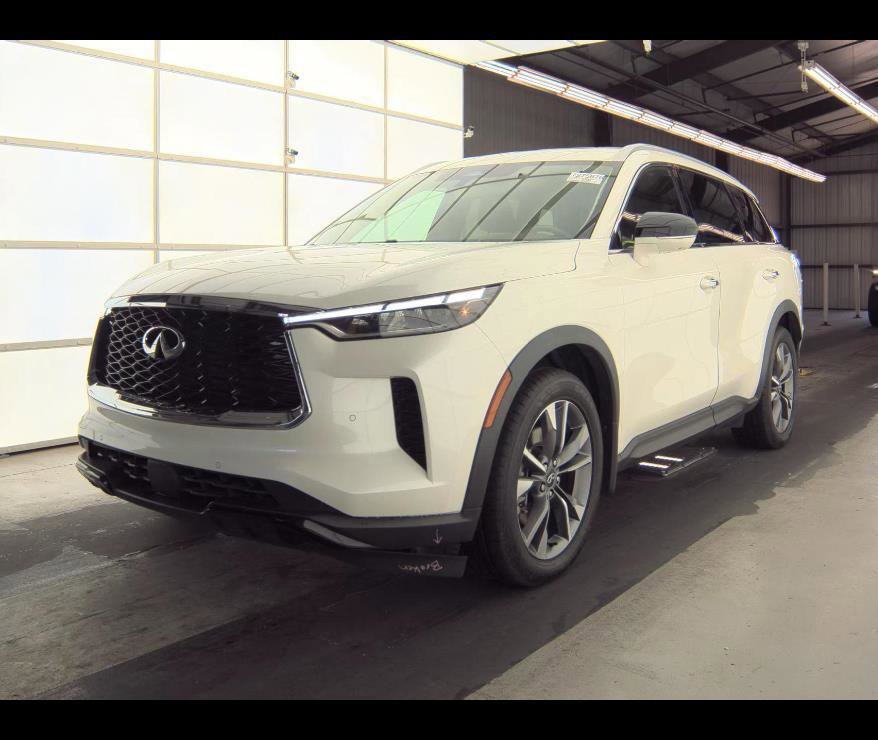 Used 2023 INFINITI QX60 Luxe w/ Performance Audio Package image 2