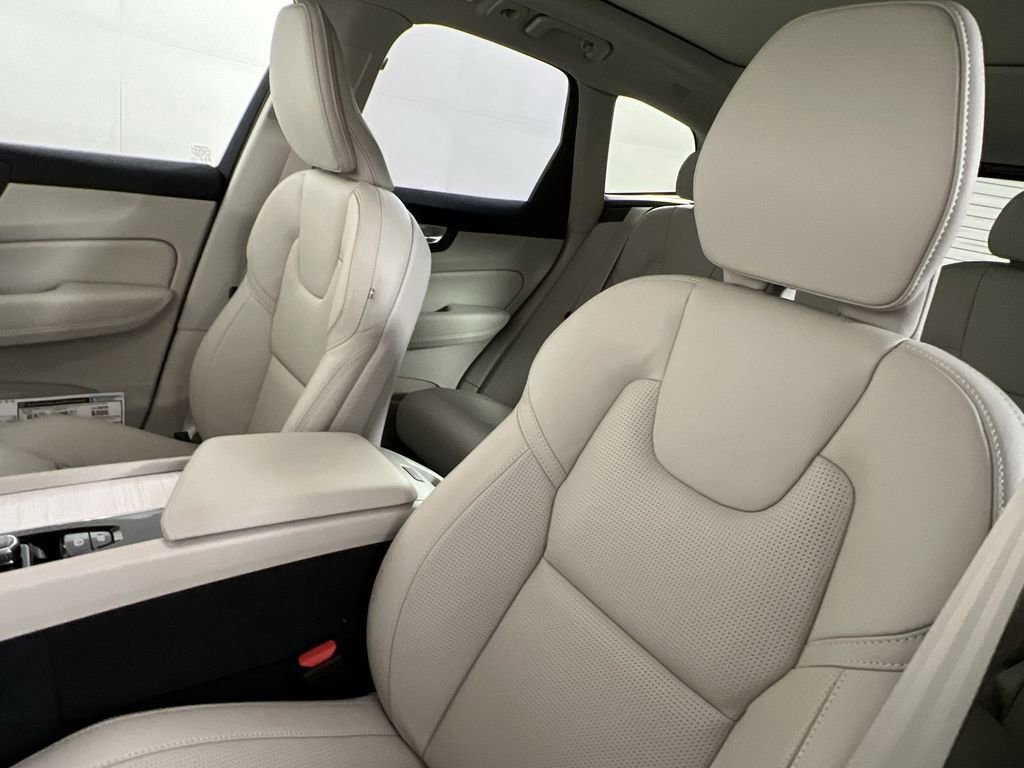 New 2026 Volvo XC60 T8 Ultra w/ Protection Package Premier image 12