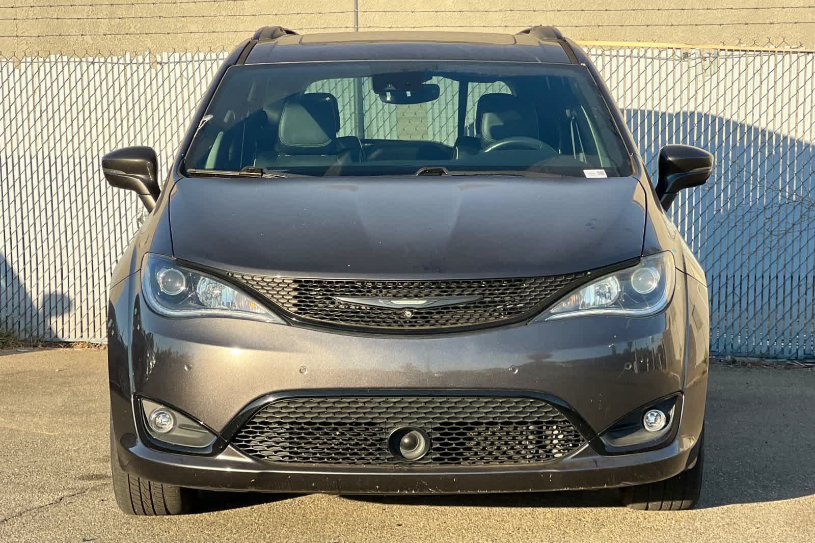 Used 2018 Chrysler Pacifica Limited w/ Advanced Safetytec Group FWD image 8