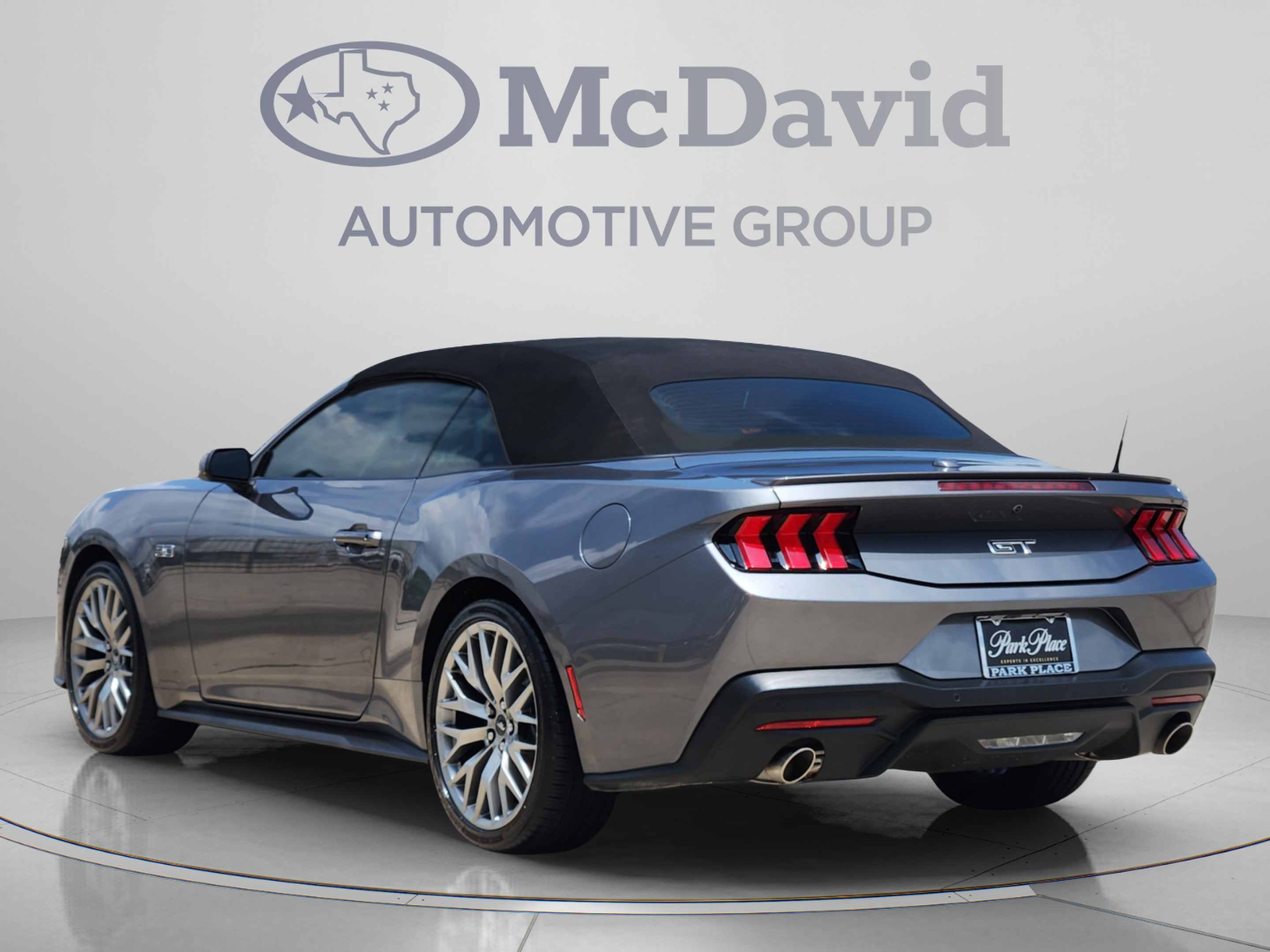 Used 2025 Ford Mustang GT Premium RWD image 4