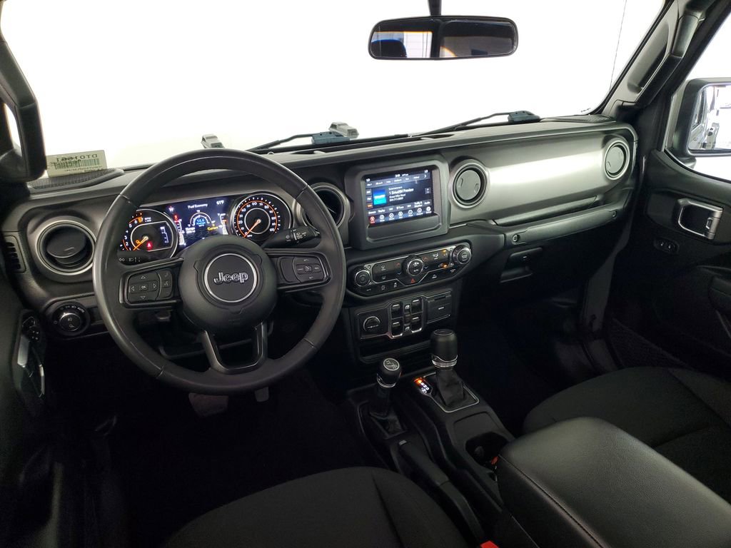 Used 2023 Jeep Gladiator Willys image 15