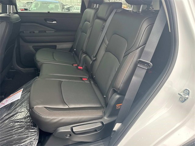 New 2025 Nissan Pathfinder SL image 15