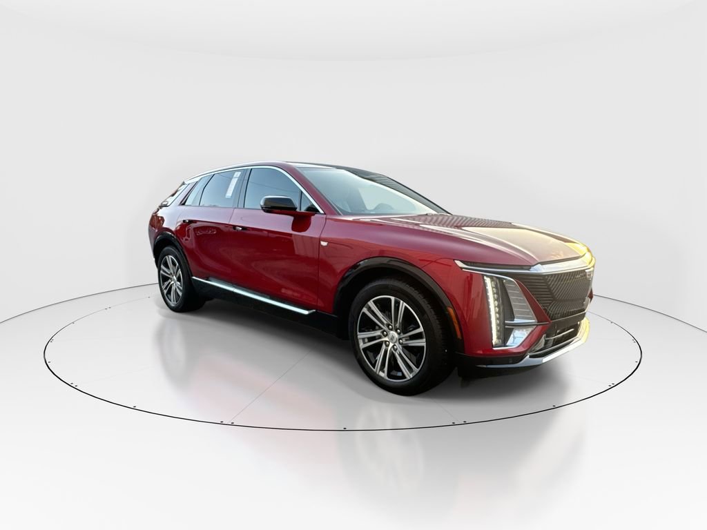 Used 2024 Cadillac Lyriq Luxury image 2