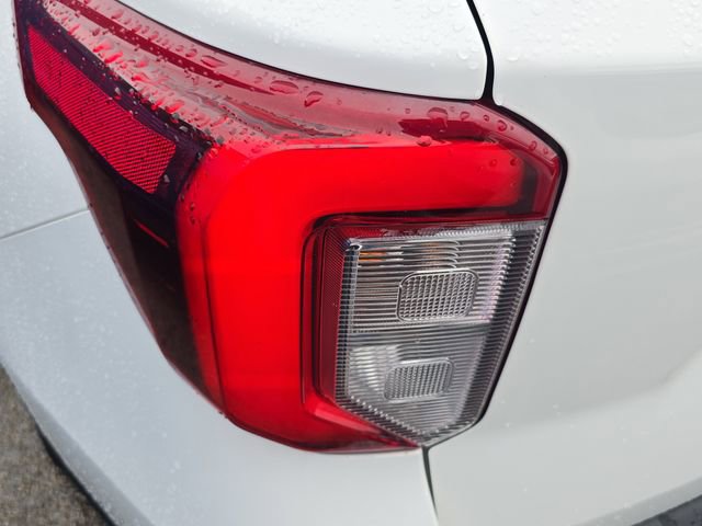 Used 2023 Ford Explorer ST-Line AWD/4WD image 5