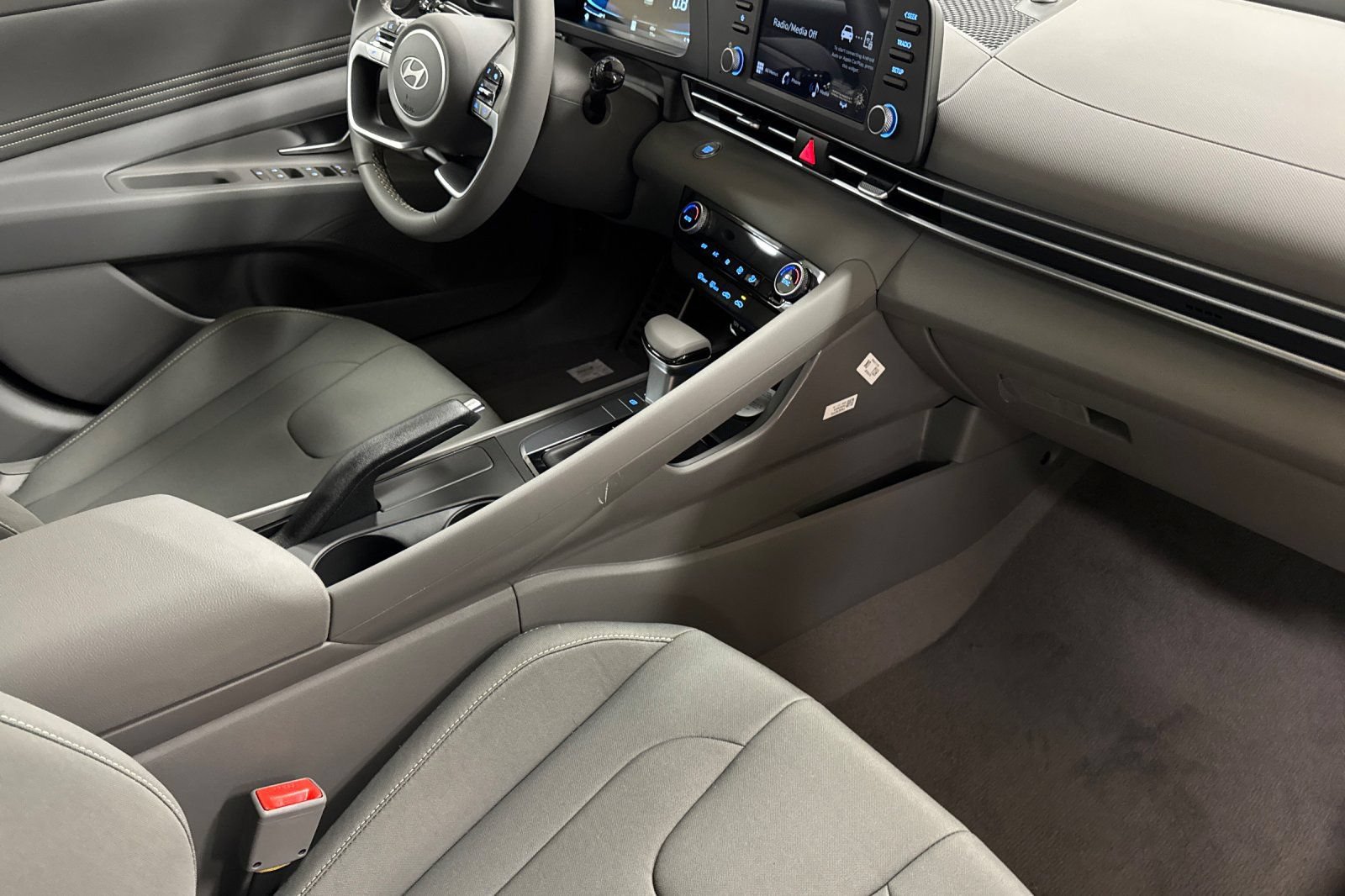 New 2026 Hyundai Elantra Sport FWD image 15