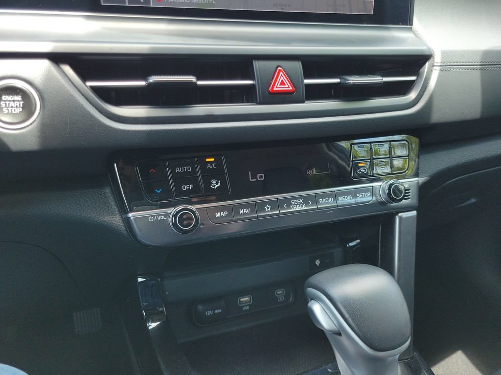 Certified 2024 Kia Seltos EX FWD image 28