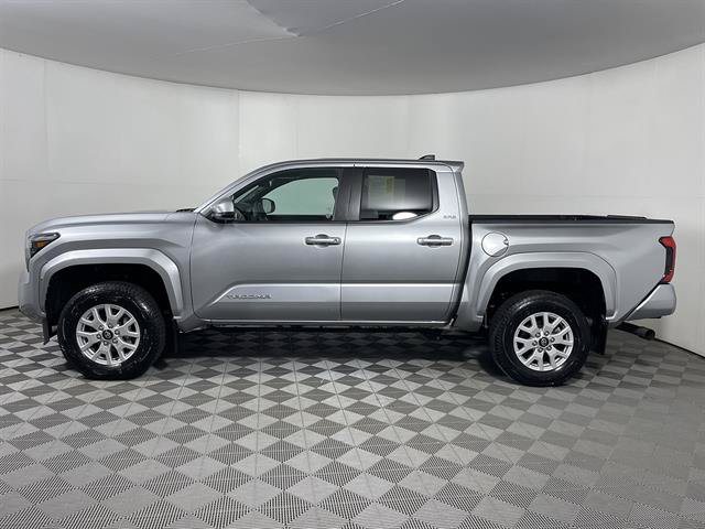 Certified 2024 Toyota Tacoma SR5 AWD/4WD image 4
