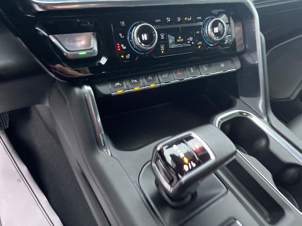 Used 2022 GMC Sierra 1500 Denali w/ Technology Package AWD/4WD image 15