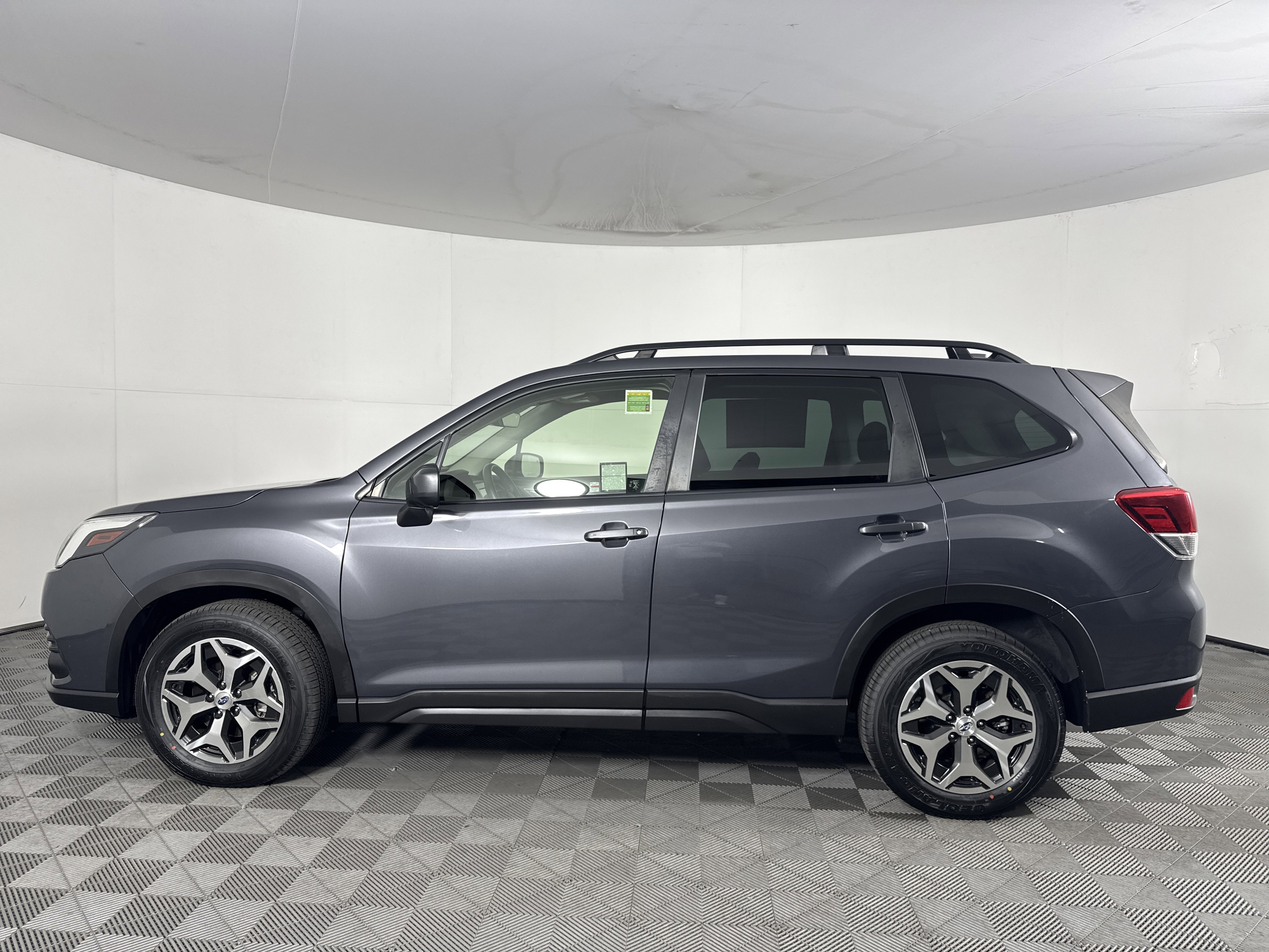 Used 2022 Subaru Forester Premium w/ Popular Package #1 image 8
