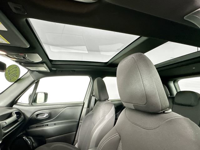 Used 2022 Jeep Renegade Altitude w/ Sun/Sound Group image 20