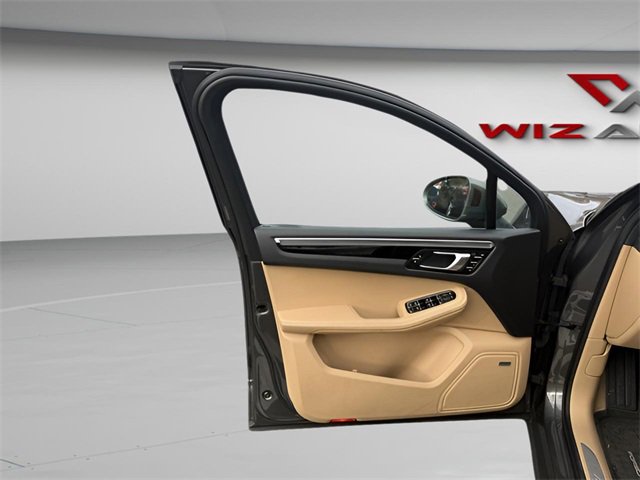 Used 2018 Porsche Macan S image 11