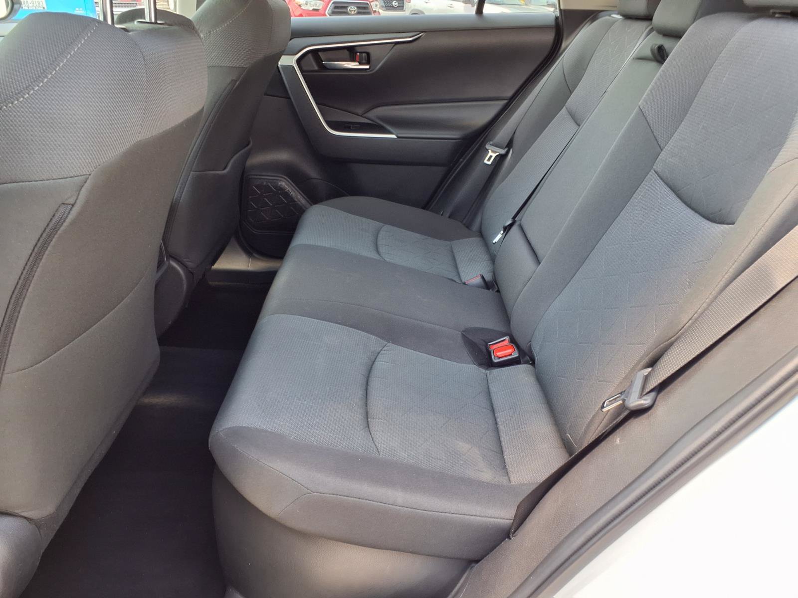 Used 2025 Toyota RAV4 XLE AWD/4WD image 9