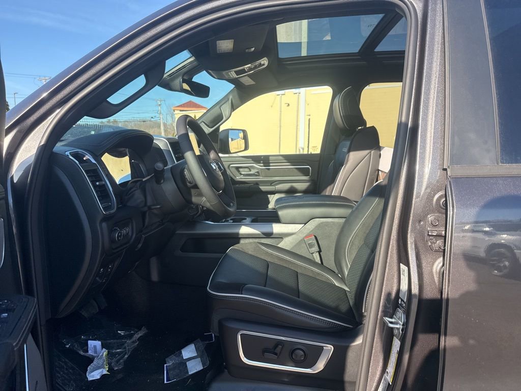 New 2026 RAM 1500 Laramie AWD/4WD image 18