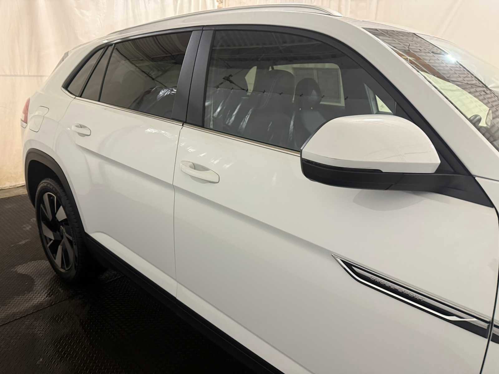 Certified 2024 Volkswagen Atlas Cross Sport SE image 11