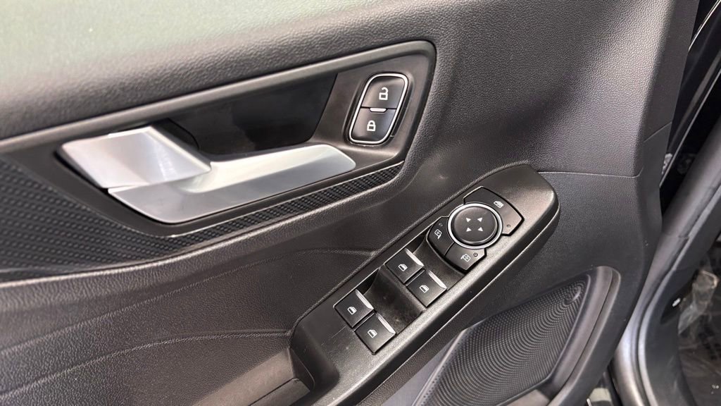 Used 2025 Ford Escape ST-Line Select image 15