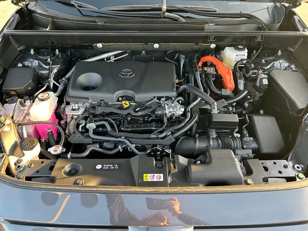 Used 2025 Toyota RAV4 LE image 29