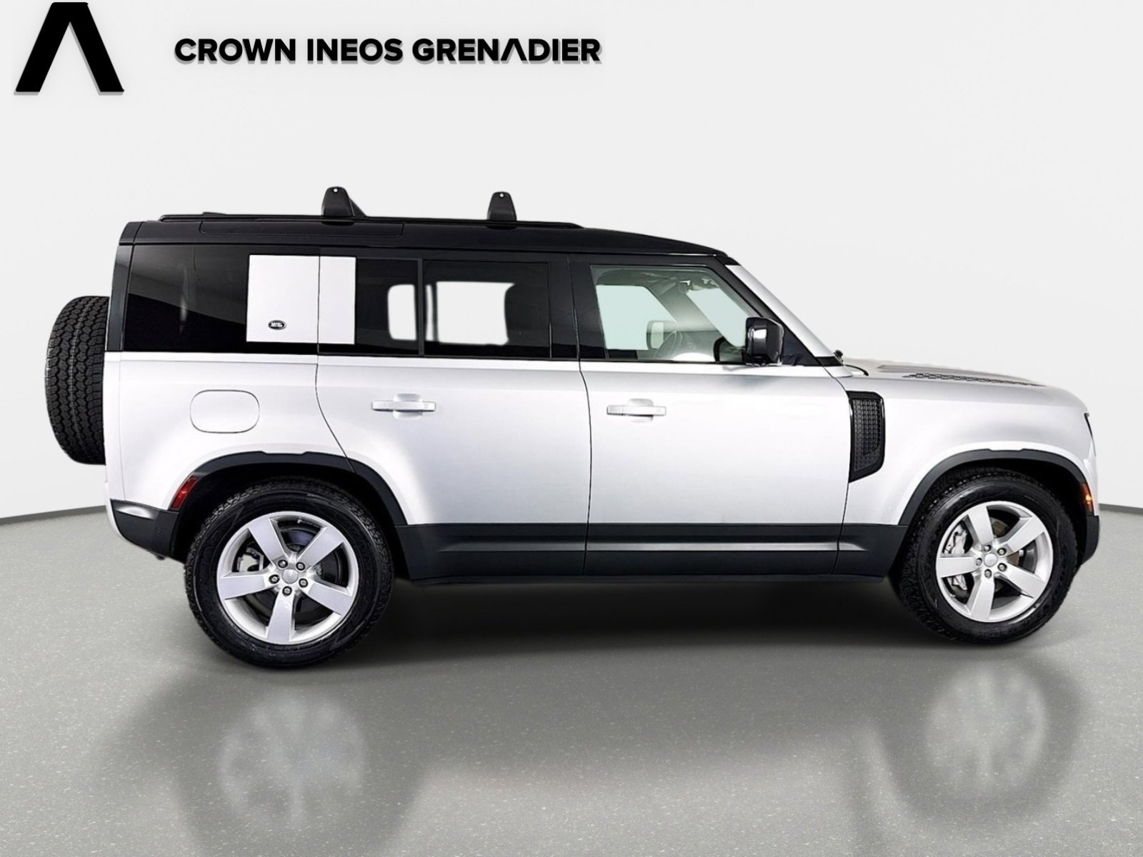 Used 2020 Land Rover Defender 110 First Edition image 5