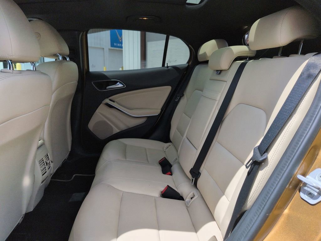 Used 2018 Mercedes-Benz GLA 250 4MATIC w/ Premium Package image 33
