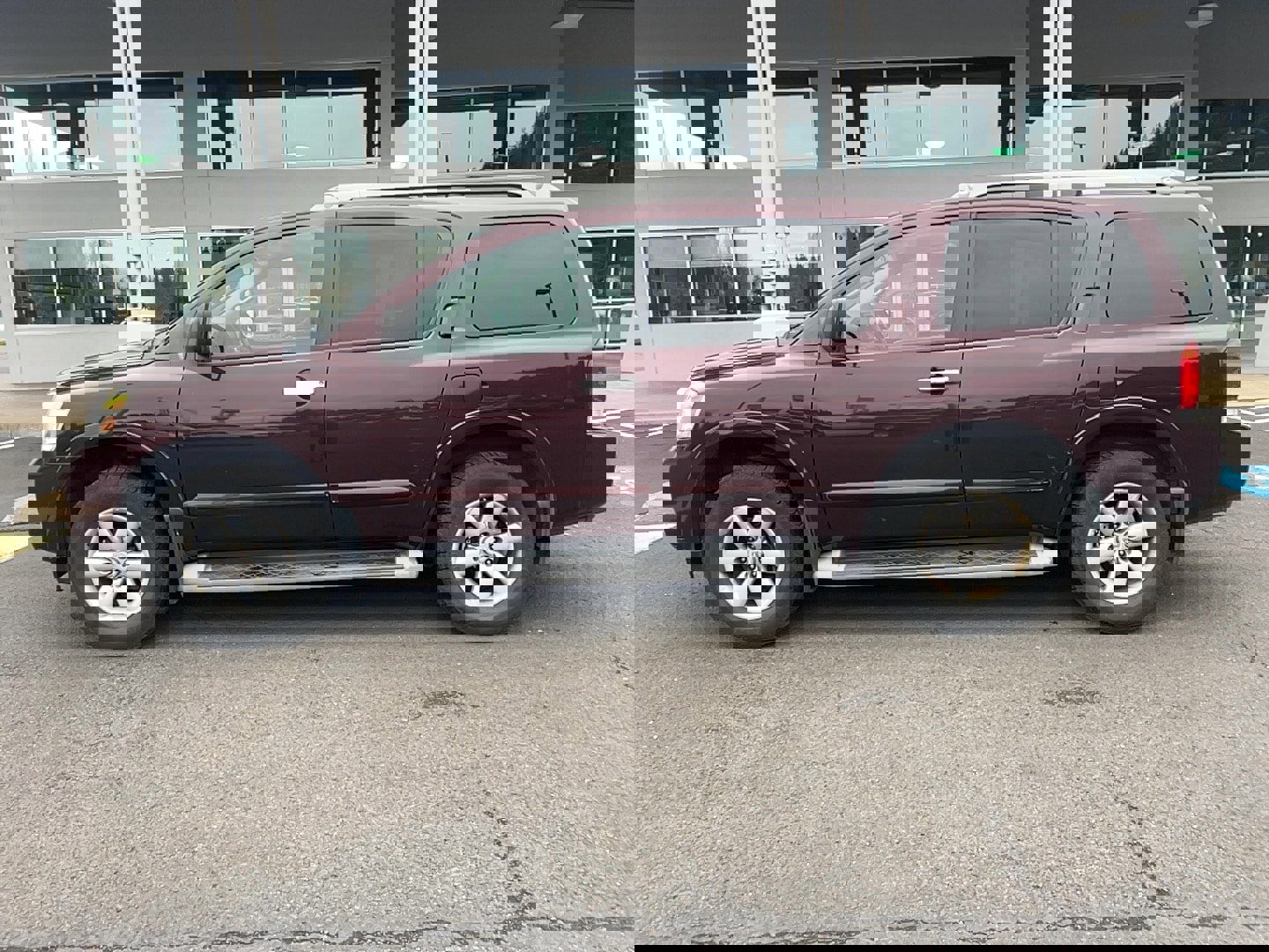 Used 2013 Nissan Armada SV image 8