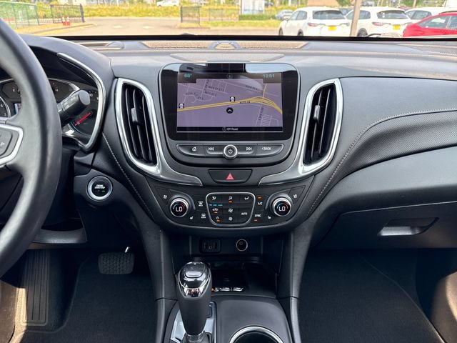 Used 2018 Chevrolet Equinox Premier AWD/4WD image 25