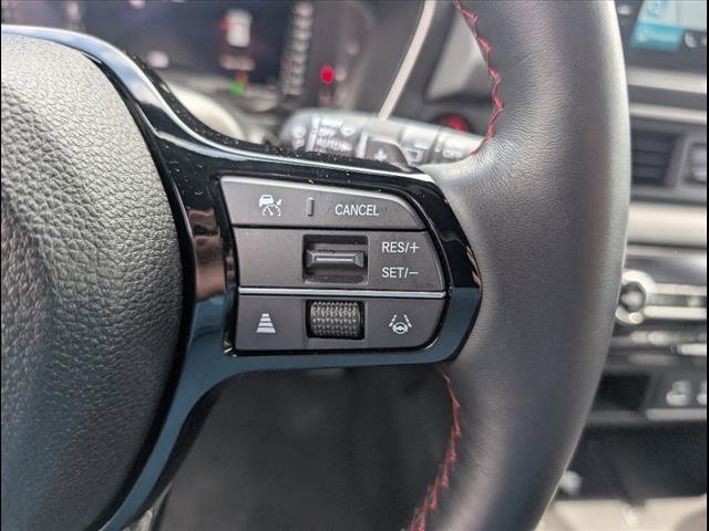 Used 2025 Honda Pilot Black Edition image 9