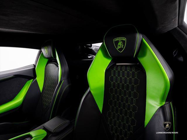 Used 2024 Lamborghini Revuelto AWD/4WD image 33