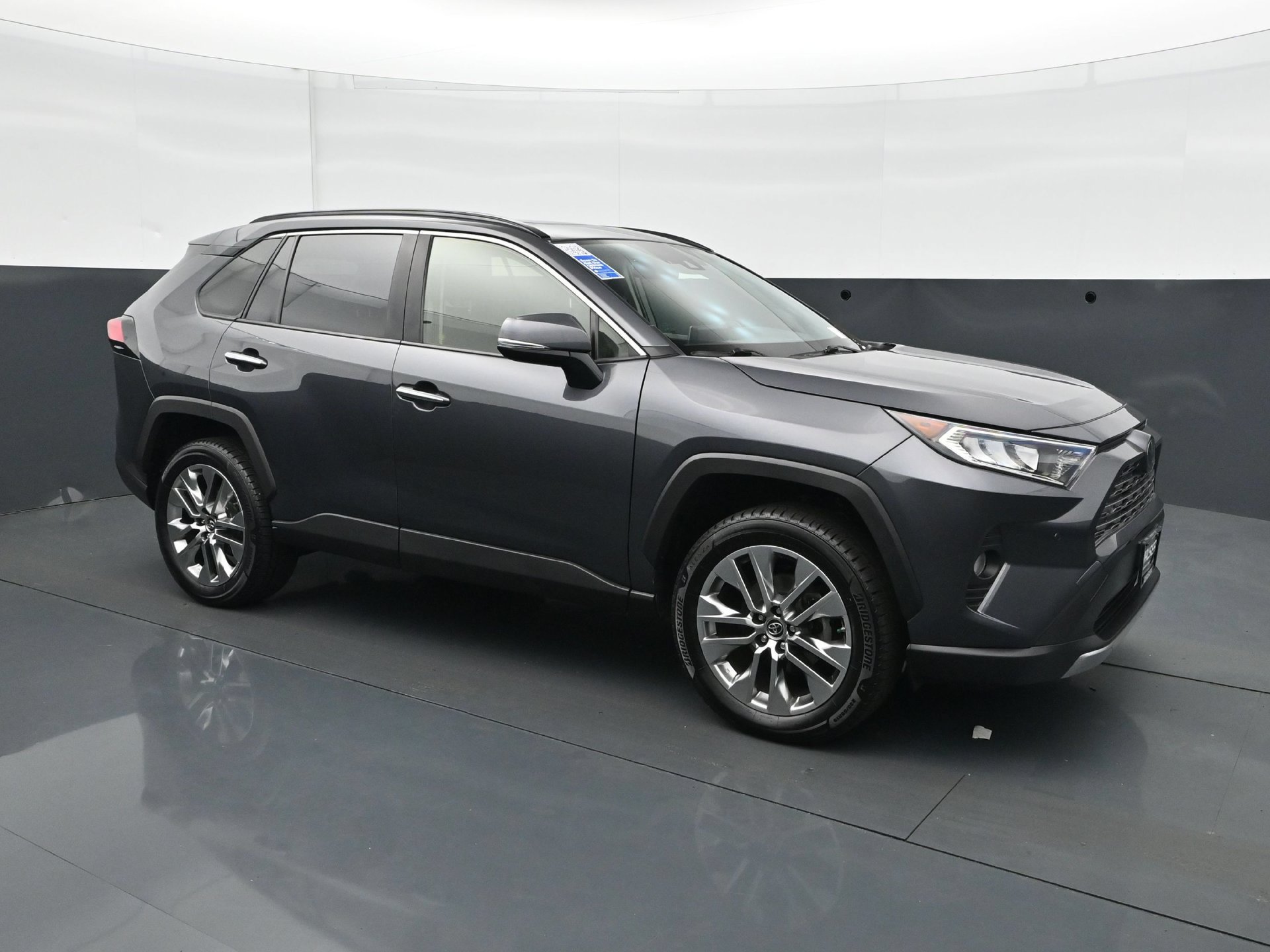 Used 2019 Toyota RAV4 Limited w/ Cold Weather Package AWD/4WD image 8